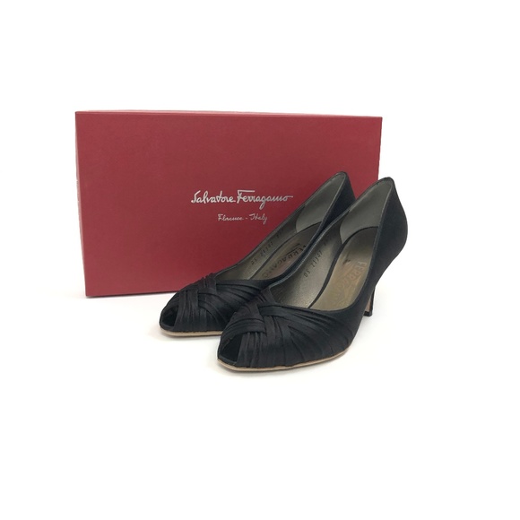Clearance! Last Call! Authentic Salvatore Ferragamo Gaila Peep Toe Pump Sz 7 - Picture 2 of 7